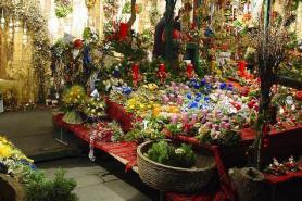 Salzburg - jeden ze stánků na vánočním trhu Salzburger Christkindlmarkt