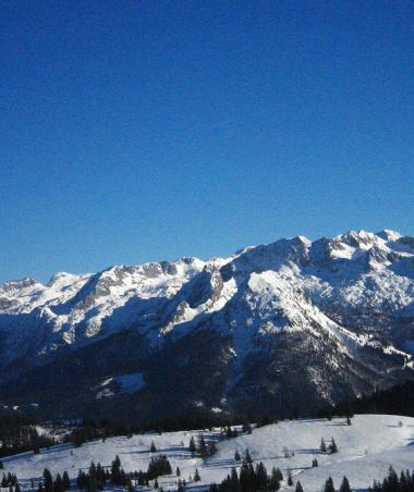 Zasněžená krajina oblasti Dachstein West